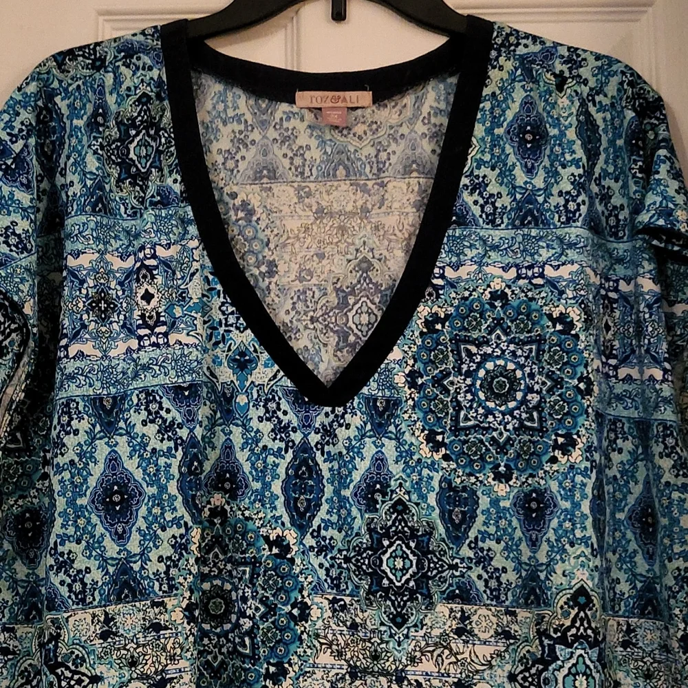 Top - Picture 2 of 2